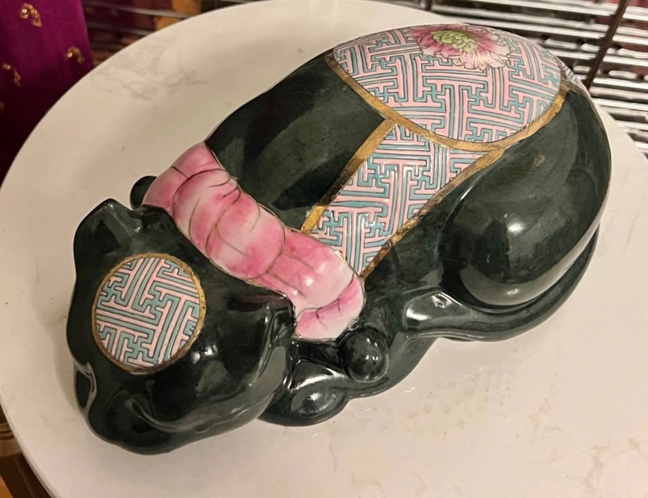 Vintage Dark Green Cat