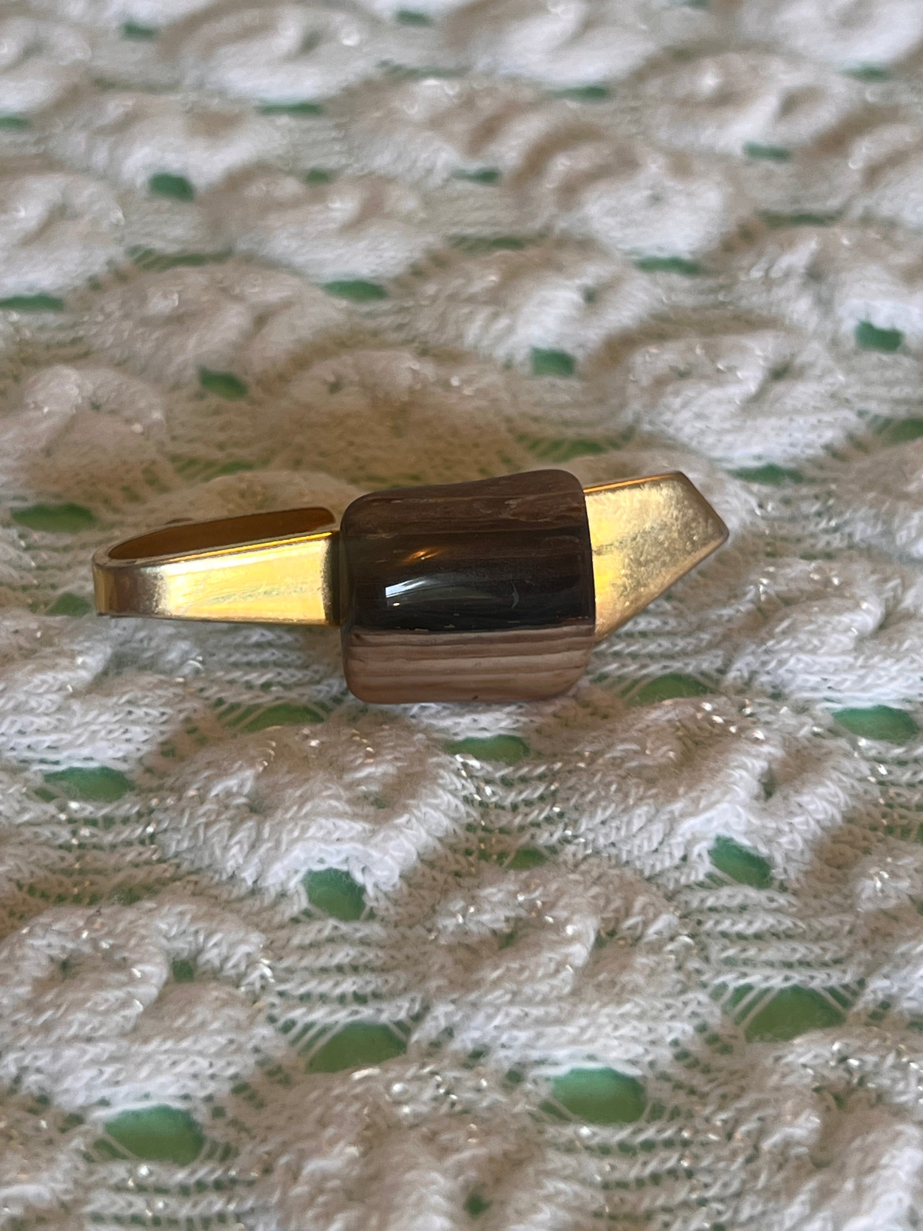Rare Vintage Stone Clip