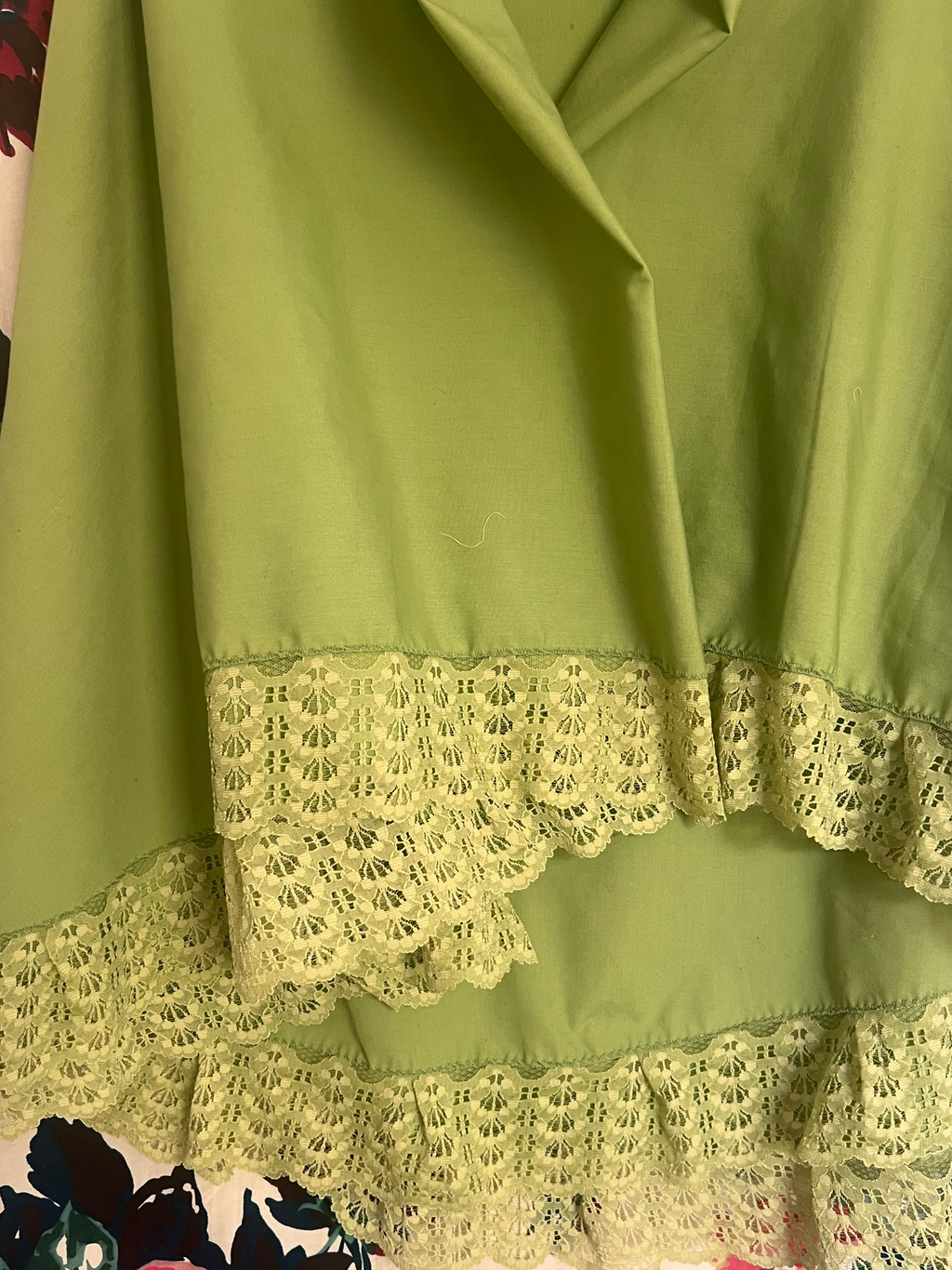 Vintage Avocado Green Oval Tablecloth Fabric for Upcycling